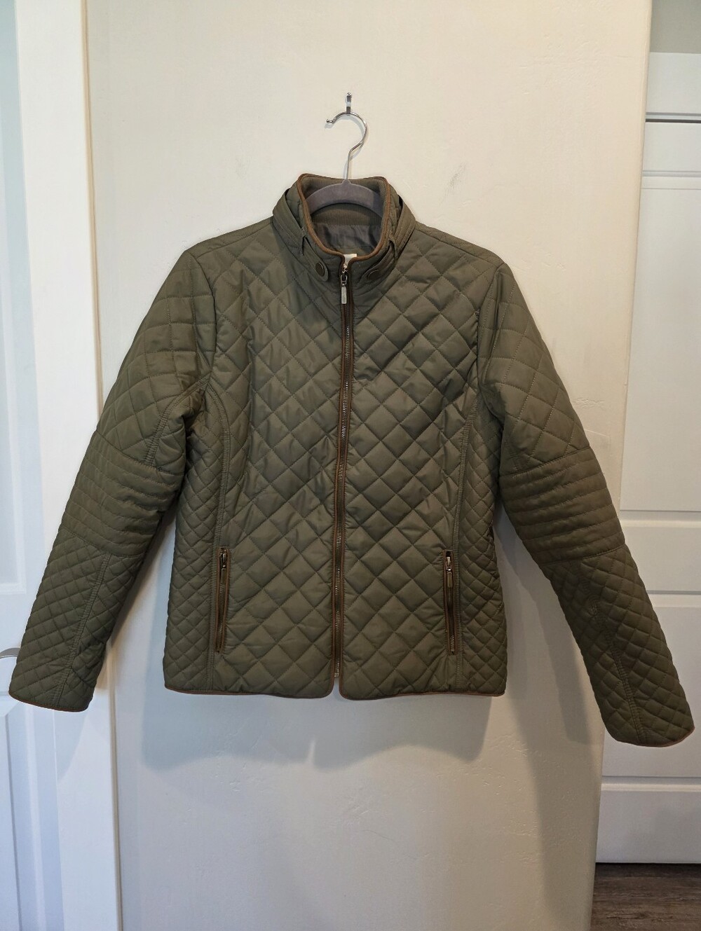 Jade & Ivory Quilted Olive Green Women's Barn Jacket